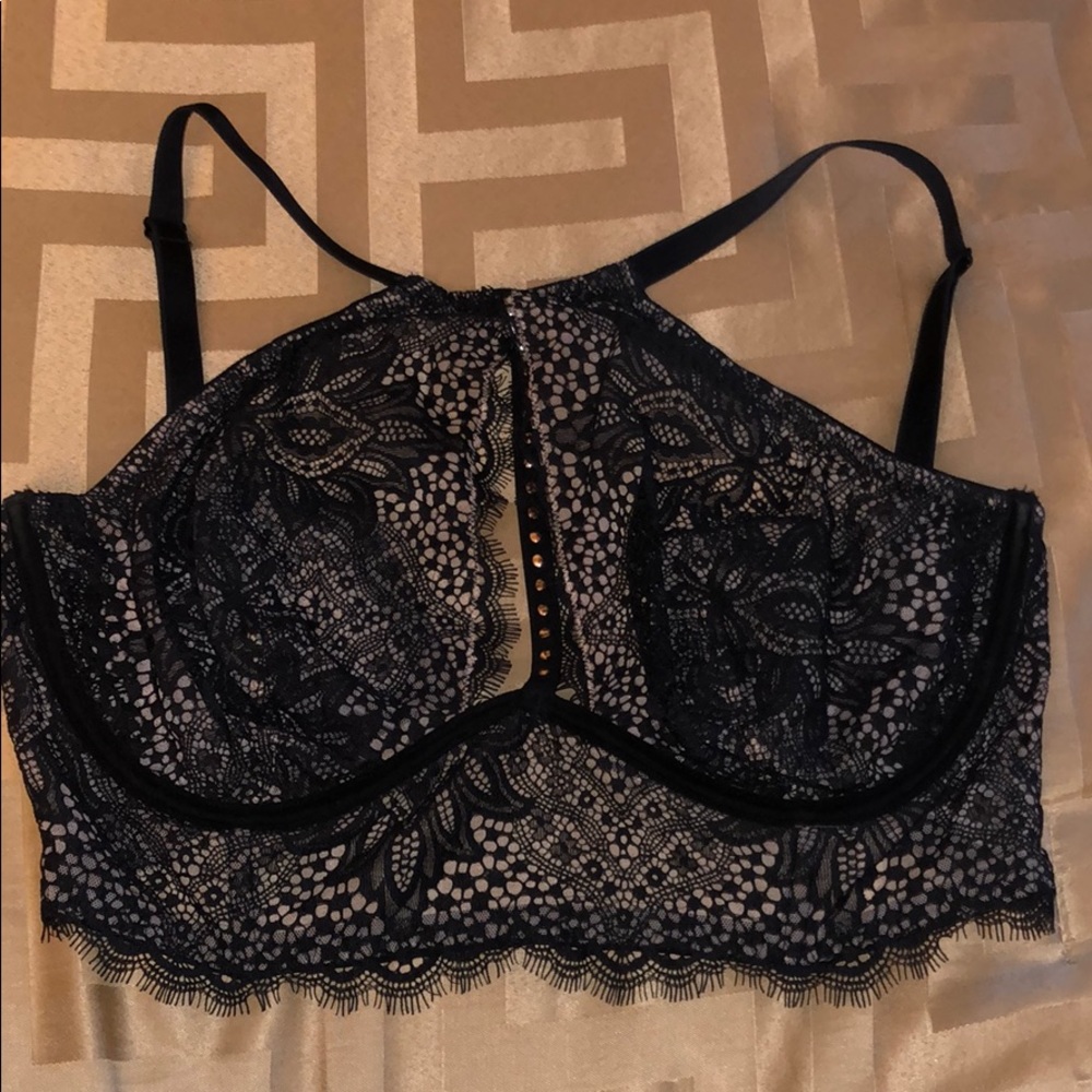 Victoria’s Secret lace bra 36dd